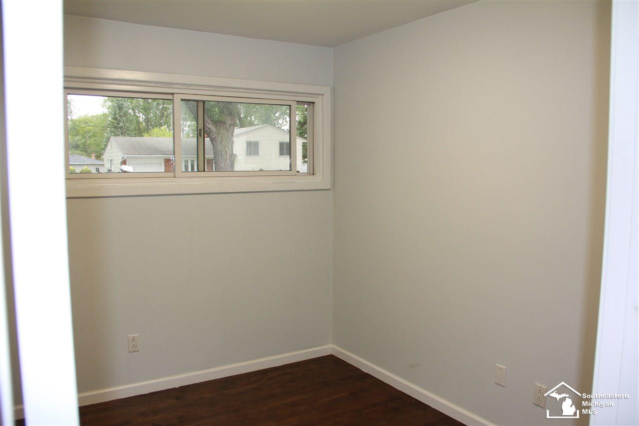 426 John Rolfe Drive Monroe, MI 48162 - Photo 5 of 10 50024149-4.JPG