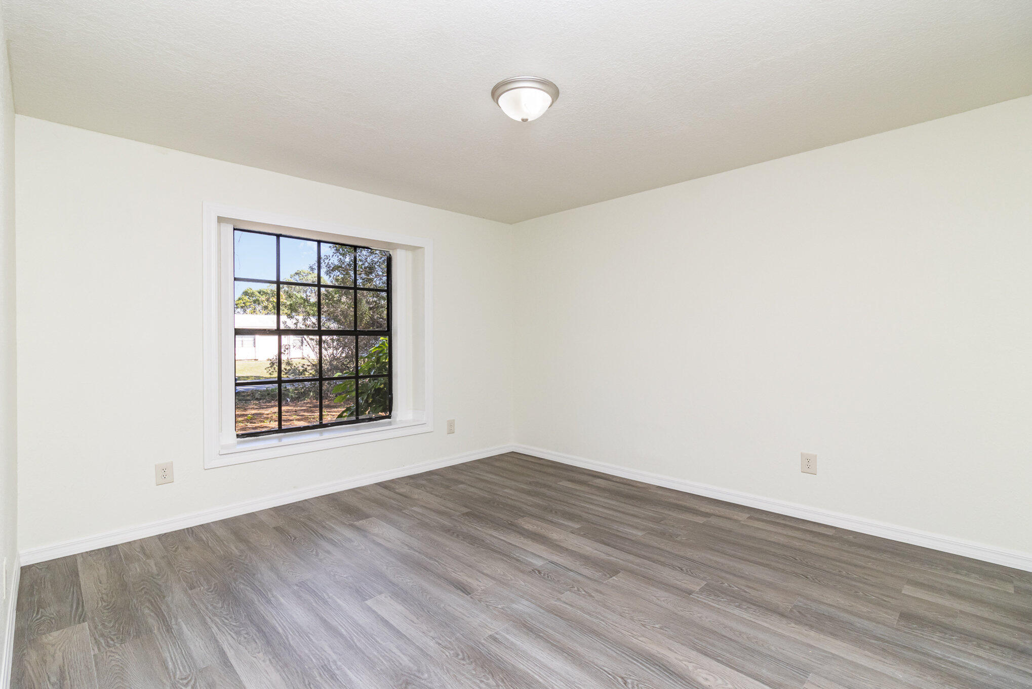 890 Cotorro Road Southeast Palm Bay, FL 32909 - Photo 11 of 24 012_img_4068-edit