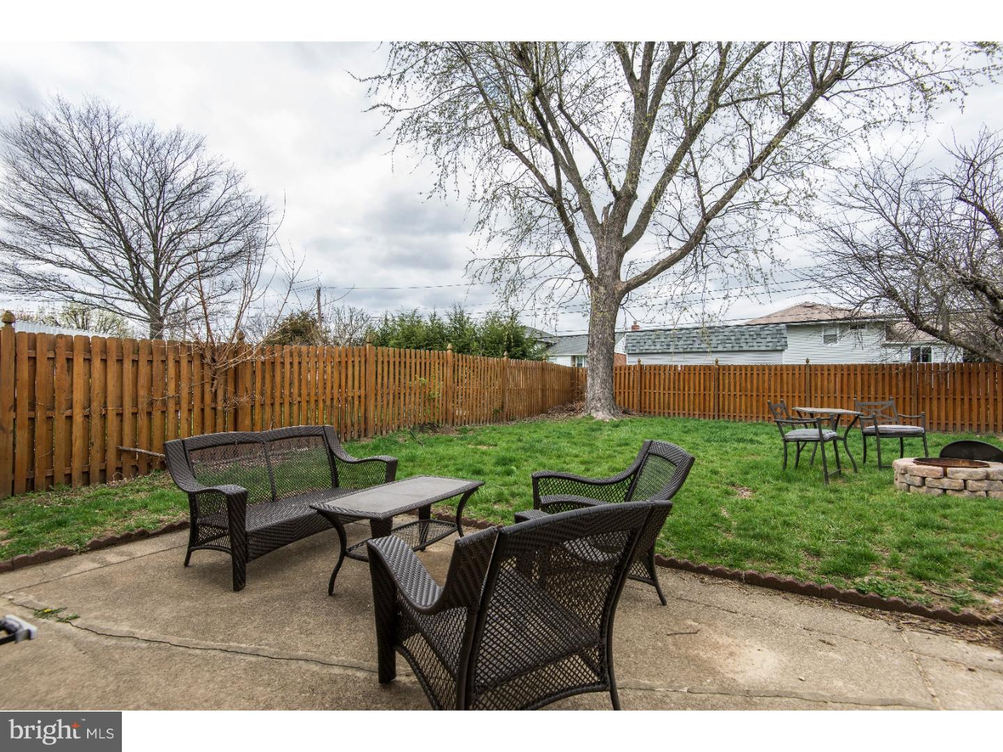 9976 Hardy Road Philadelphia, PA 19115 - Photo 22 of 25 Back Yard