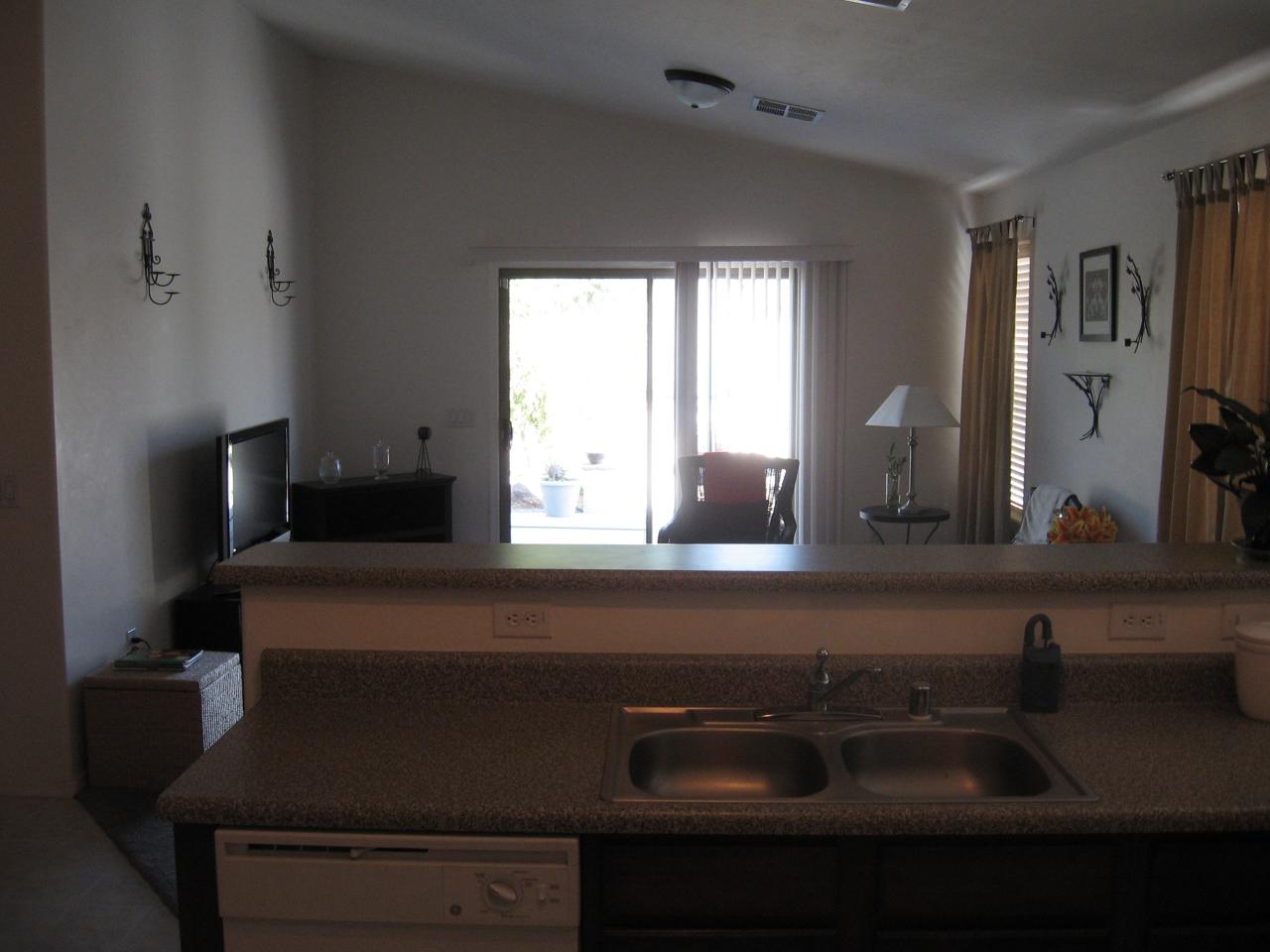 2508 West Carter Road Phoenix, AZ 85041 - Photo 3 of 12 Family Room