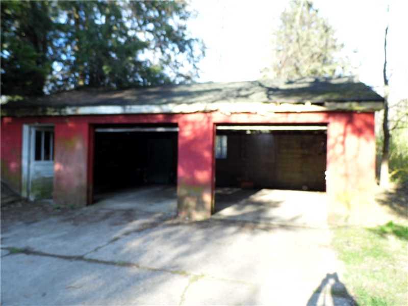 1205 Ewing Road Coraopolis, PA 15108 - Photo 4 of 7 Other. DETACHED GARAGE - TOTAL DISREPAIR - NO VALUE!