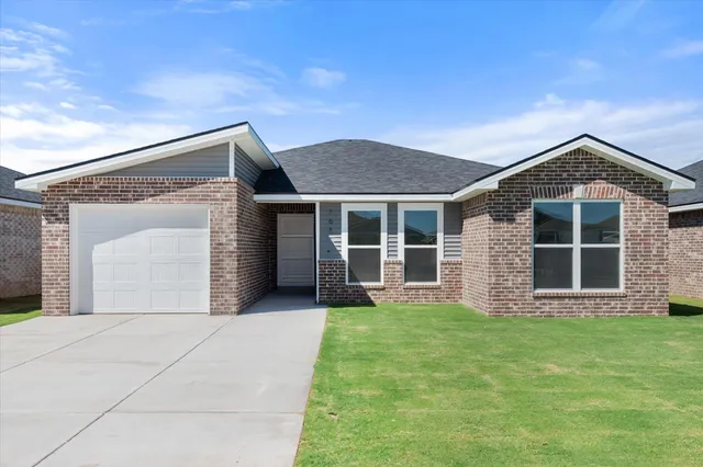 $192,000 | 1613 North Clinton Avenue, Lubbock, TX 79416