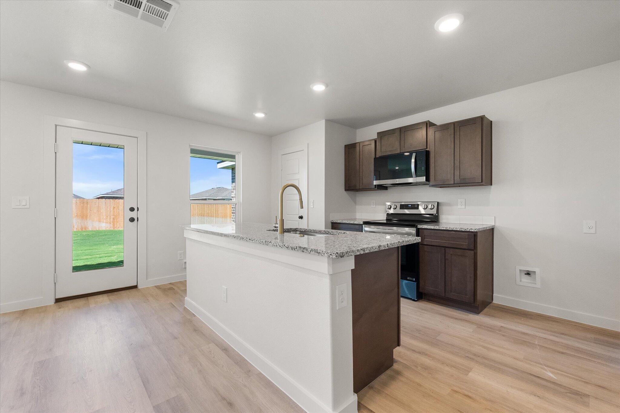 1613 North Clinton Avenue Lubbock, TX 79416 - Photo 4 of 22 04-1613 N Clinton_6671