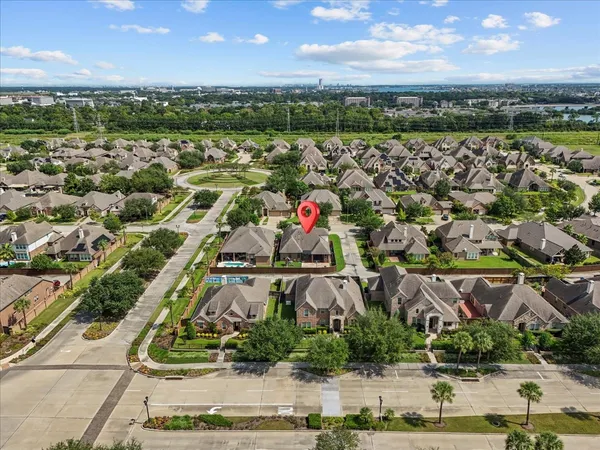 $459,900 | 606 West Fork, Webster, TX 77598