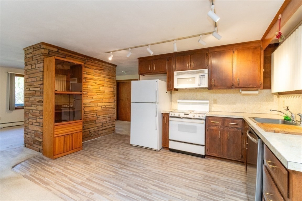 88 Brush Hill Road Sherborn, MA 01770 - Photo 18 of 39 Gallery Image 18