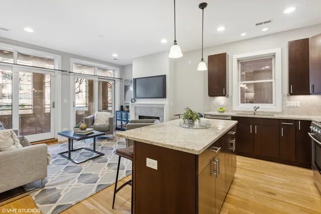 $395,000 | 685 North Peoria Street, Unit 1N, Chicago, IL 60642