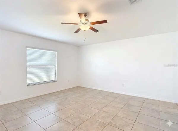 $2,450 | 3160 Kresterbrooke Lane, Zephyrhills, FL 33540