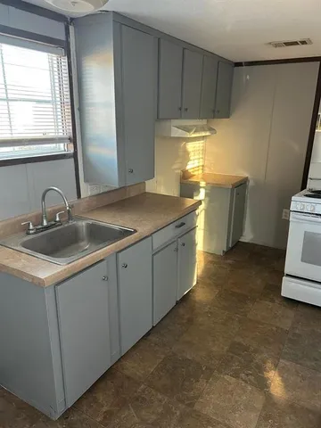 $925 | 5600 New Tampa Highway, Lakeland, FL 33815