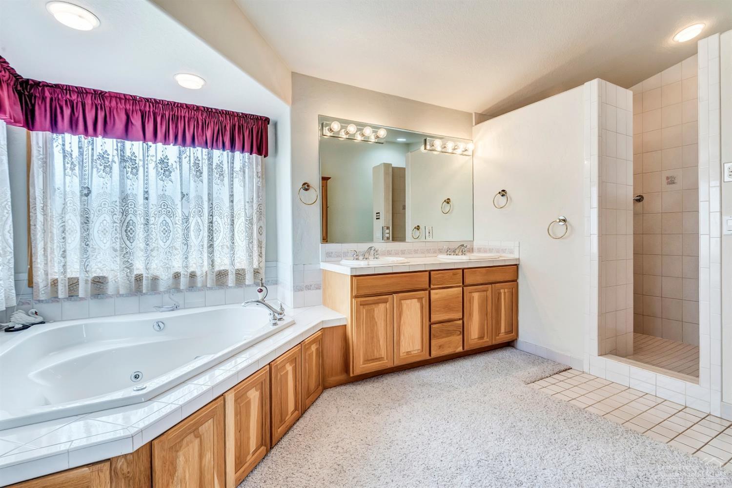 3194 Northeast Yellowpine Road Prineville, OR 97754 - Photo 15 of 25 Additional Photo