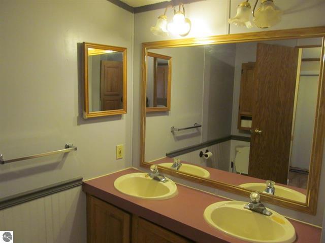 1120 Riverside Street Cadillac, MI 49601 - Photo 14 of 23 15
