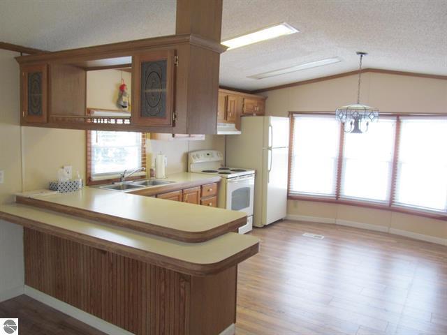 1120 Riverside Street Cadillac, MI 49601 - Photo 3 of 23 4