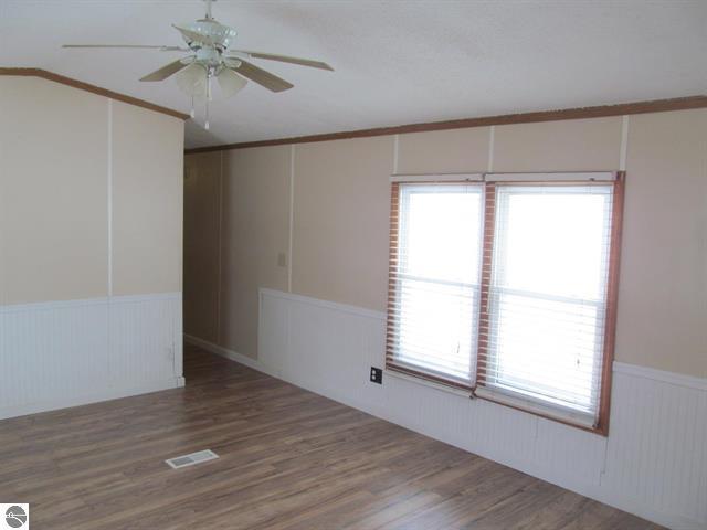 1120 Riverside Street Cadillac, MI 49601 - Photo 7 of 23 8