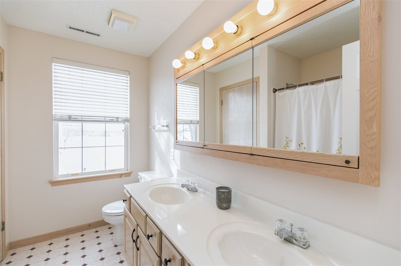 213 Stoney Point Road Southwest Cedar Rapids, IA 52404 - Photo 24 of 29 Gallery Image 24