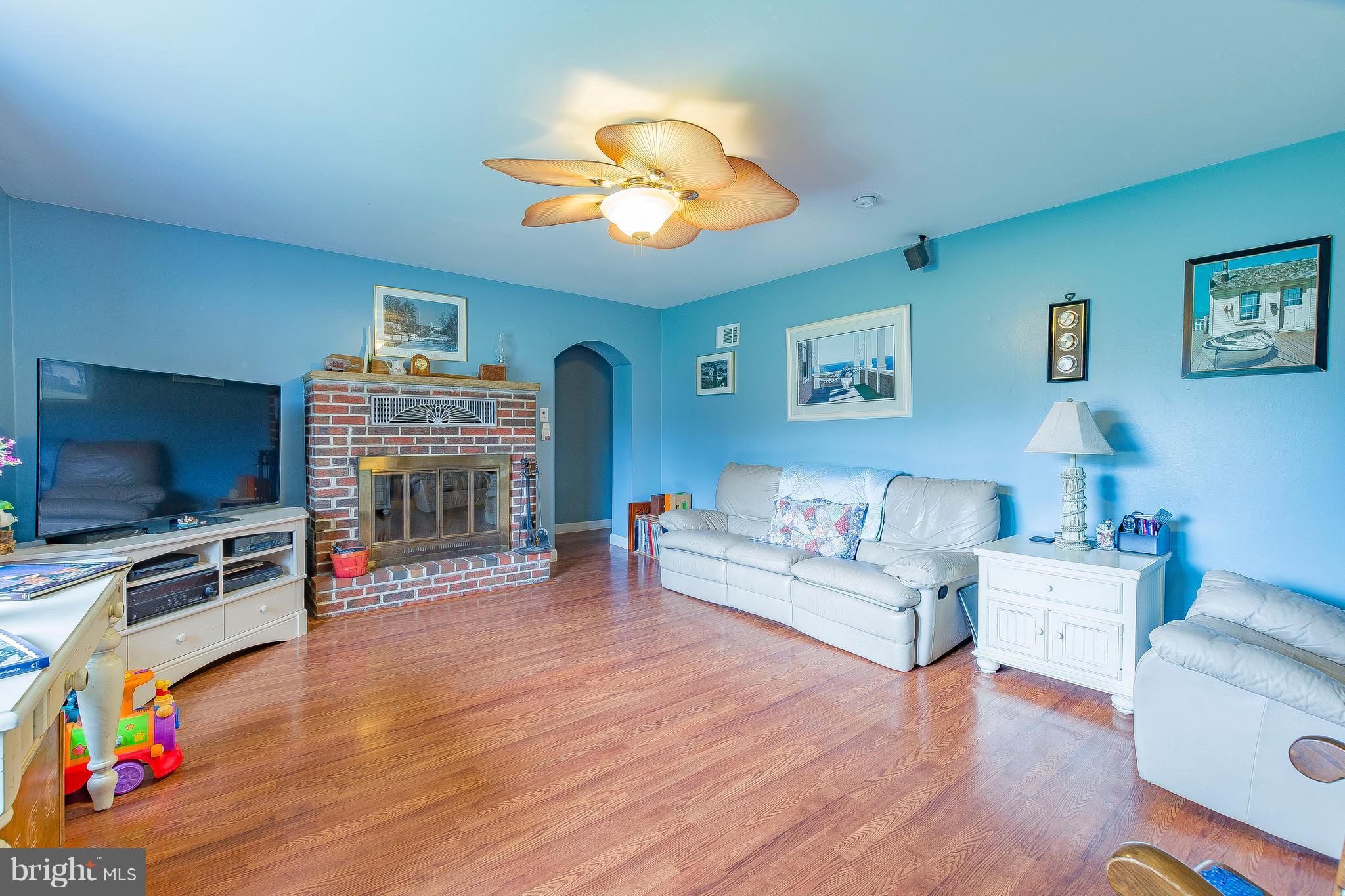 3181 Carroll Road Huntingtown, MD 20639 - Photo 10 of 28 a living room with furniture and a flat screen tv