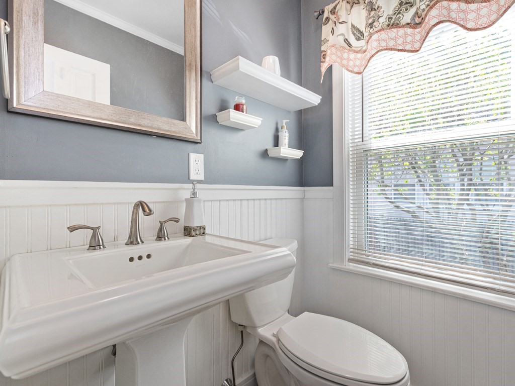 55 Bruce Road Waltham, MA 02453 - Photo 15 of 34 Gallery Image 15