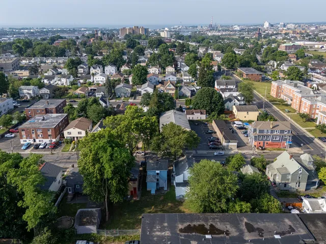 $545,000 | 33 Granfield Avenue, Bridgeport, CT 06610