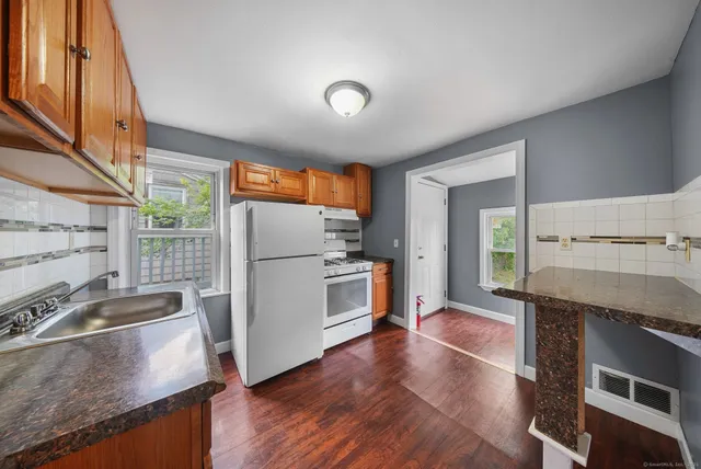 $545,000 | 33 Granfield Avenue, Bridgeport, CT 06610