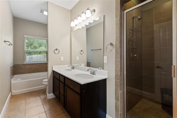 $2,350 | 512 Highpark Court, Lake Dallas, TX 75065