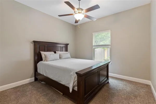 $2,350 | 512 Highpark Court, Lake Dallas, TX 75065