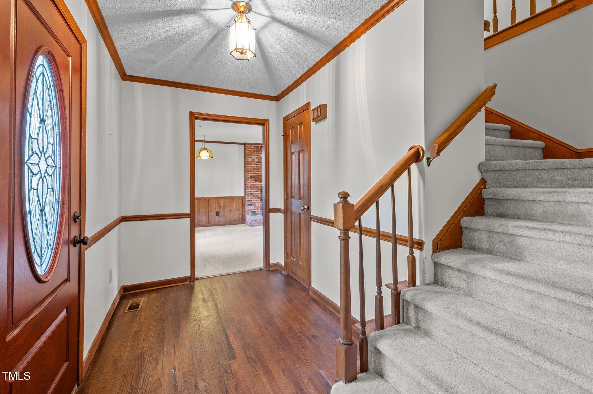 8404 Sleepy Creek Drive Raleigh, NC 27613 - Photo 4 of 39 a view of entryway