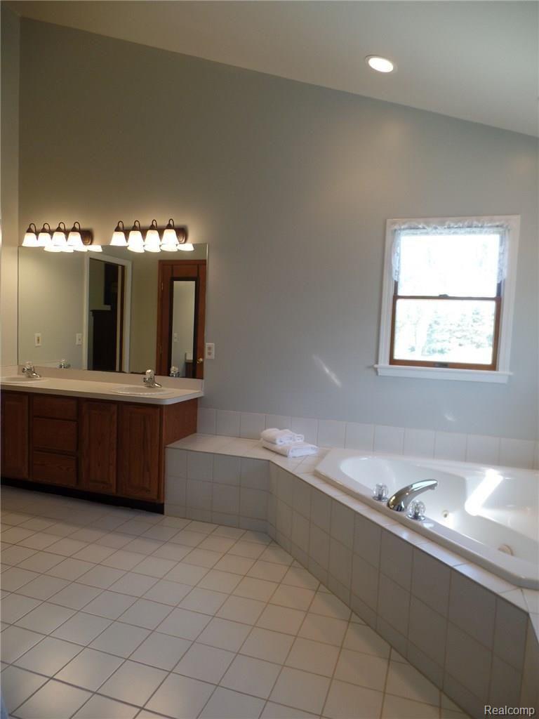 6311 Dutch Road Goodrich, MI 48438 - Photo 24 of 45 SAM_2359.JPG