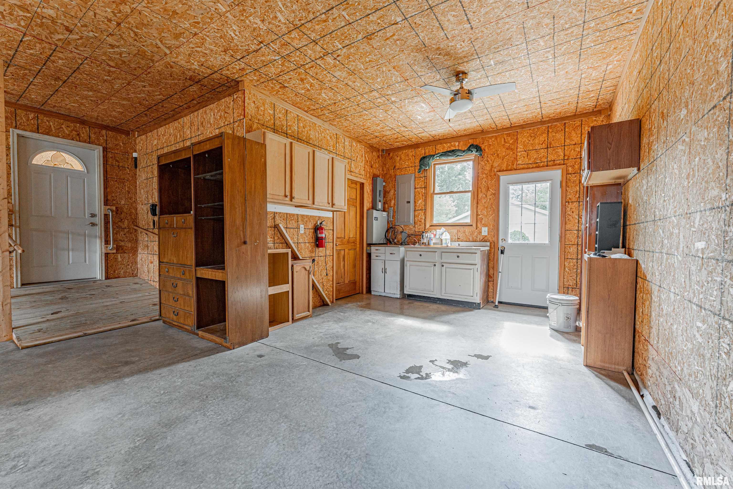 604 South Mary Street Atlanta, IL 61723 - Photo 31 of 38