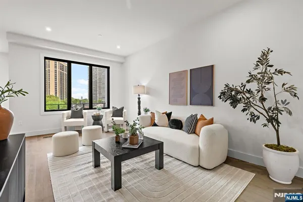 $5,950 | 240 Columbia Avenue, Fort Lee, NJ 07024