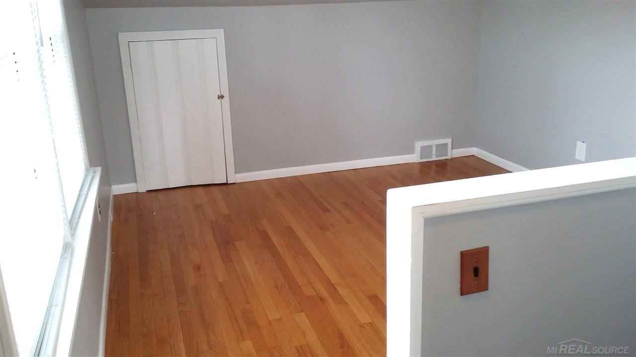 2057 Wiltshire Road Berkley, MI 48072 - Photo 21 of 36