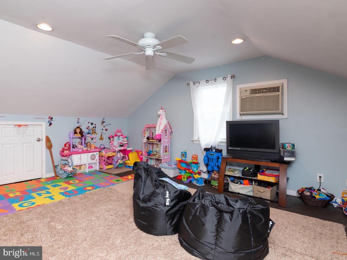 232 Parham Road Springfield, PA 19064 - Photo 26 of 39