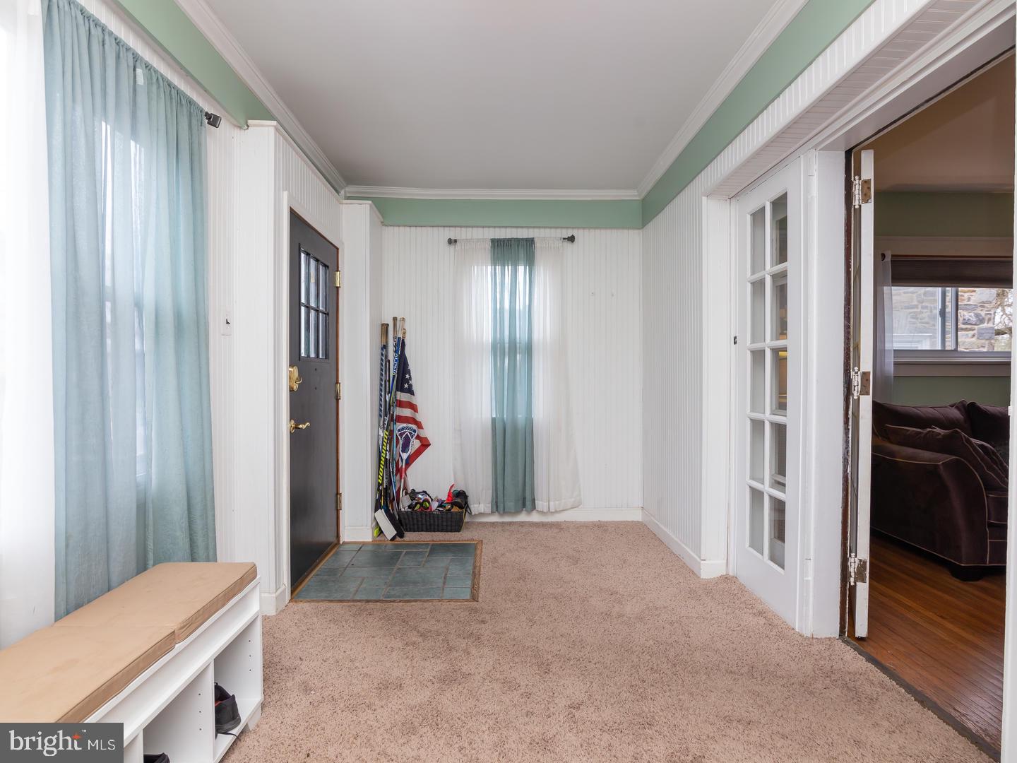 232 Parham Road Springfield, PA 19064 - Photo 4 of 39