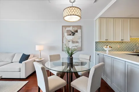 $299,000 | 5855 North Sheridan Road, Unit 25G, Chicago, IL 60660