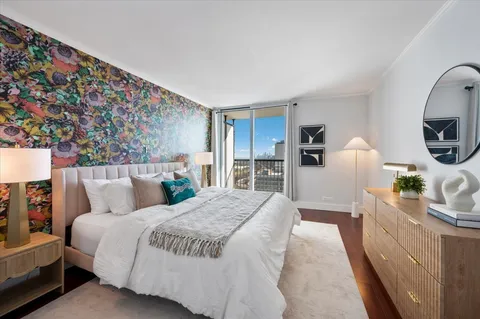 $299,000 | 5855 North Sheridan Road, Unit 25G, Chicago, IL 60660