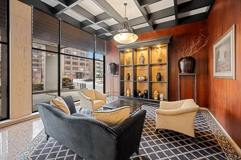 $299,000 | 5855 North Sheridan Road, Unit 25G, Chicago, IL 60660