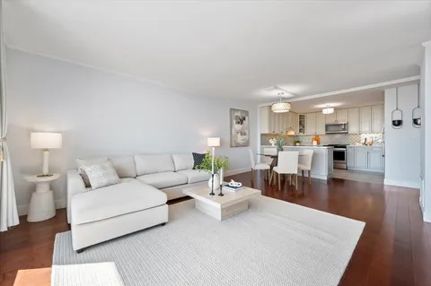 $299,000 | 5855 North Sheridan Road, Unit 25G, Chicago, IL 60660