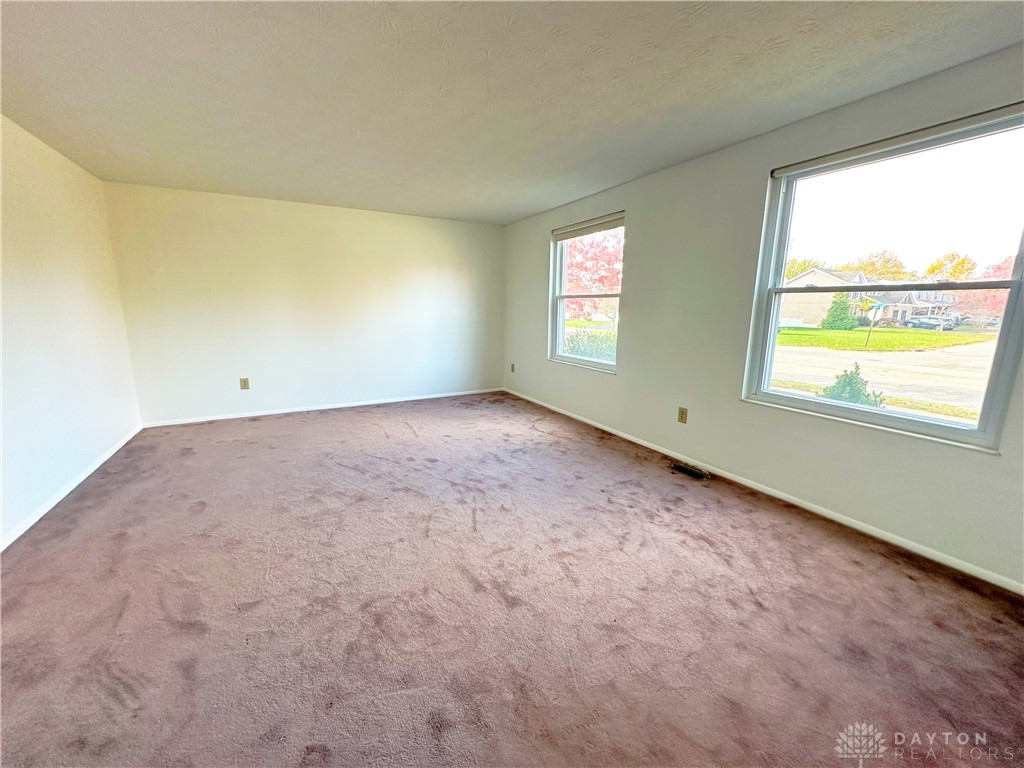 6402 Gander Road East Dayton, OH 45424 - Photo 4 of 26 Gallery Image 4