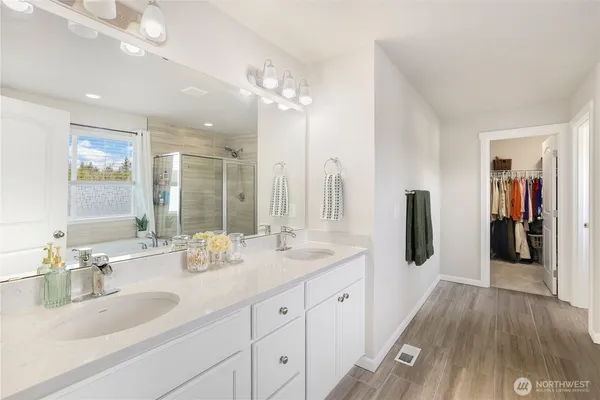 $999,990 | 25714 207th Avenue Southeast, Covington, WA 98042