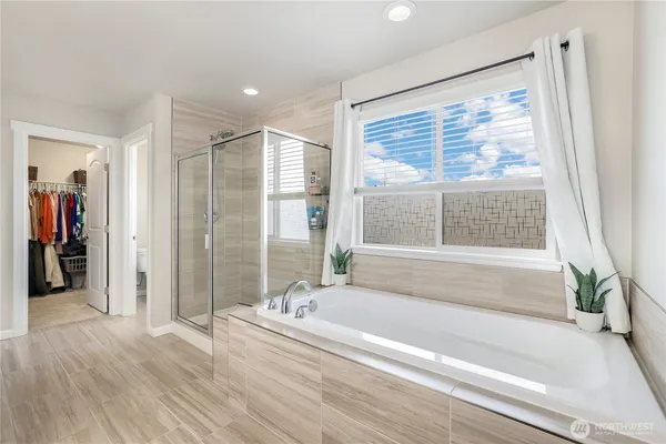 $999,990 | 25714 207th Avenue Southeast, Covington, WA 98042
