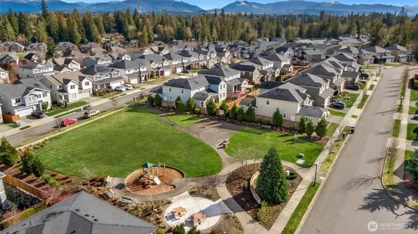 $999,990 | 25714 207th Avenue Southeast, Covington, WA 98042
