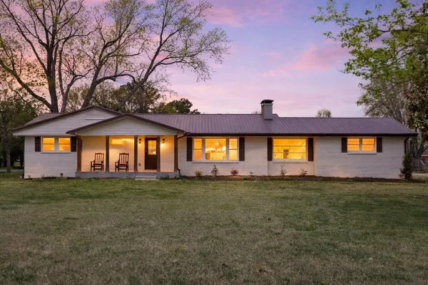 $689,700 | 2194 Hampshire Pike, Columbia, TN 38401