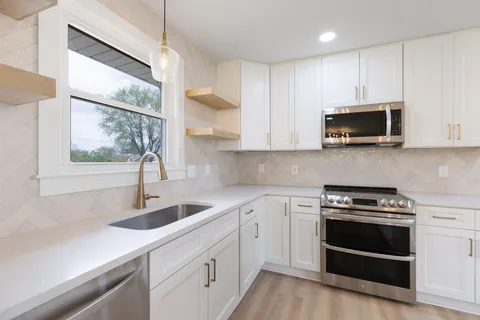 $672,400 | 2194 Hampshire Pike, Columbia, TN 38401