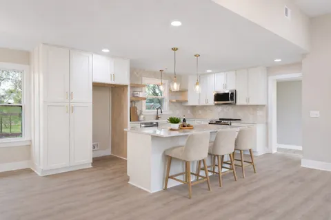 $672,400 | 2194 Hampshire Pike, Columbia, TN 38401