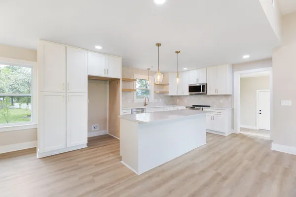 $672,400 | 2194 Hampshire Pike, Columbia, TN 38401