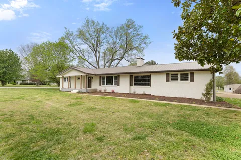 $672,400 | 2194 Hampshire Pike, Columbia, TN 38401
