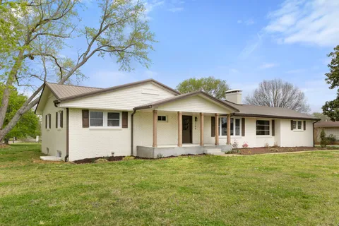 $672,400 | 2194 Hampshire Pike, Columbia, TN 38401
