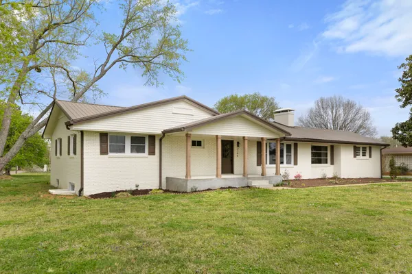 $672,400 | 2194 Hampshire Pike, Columbia, TN 38401