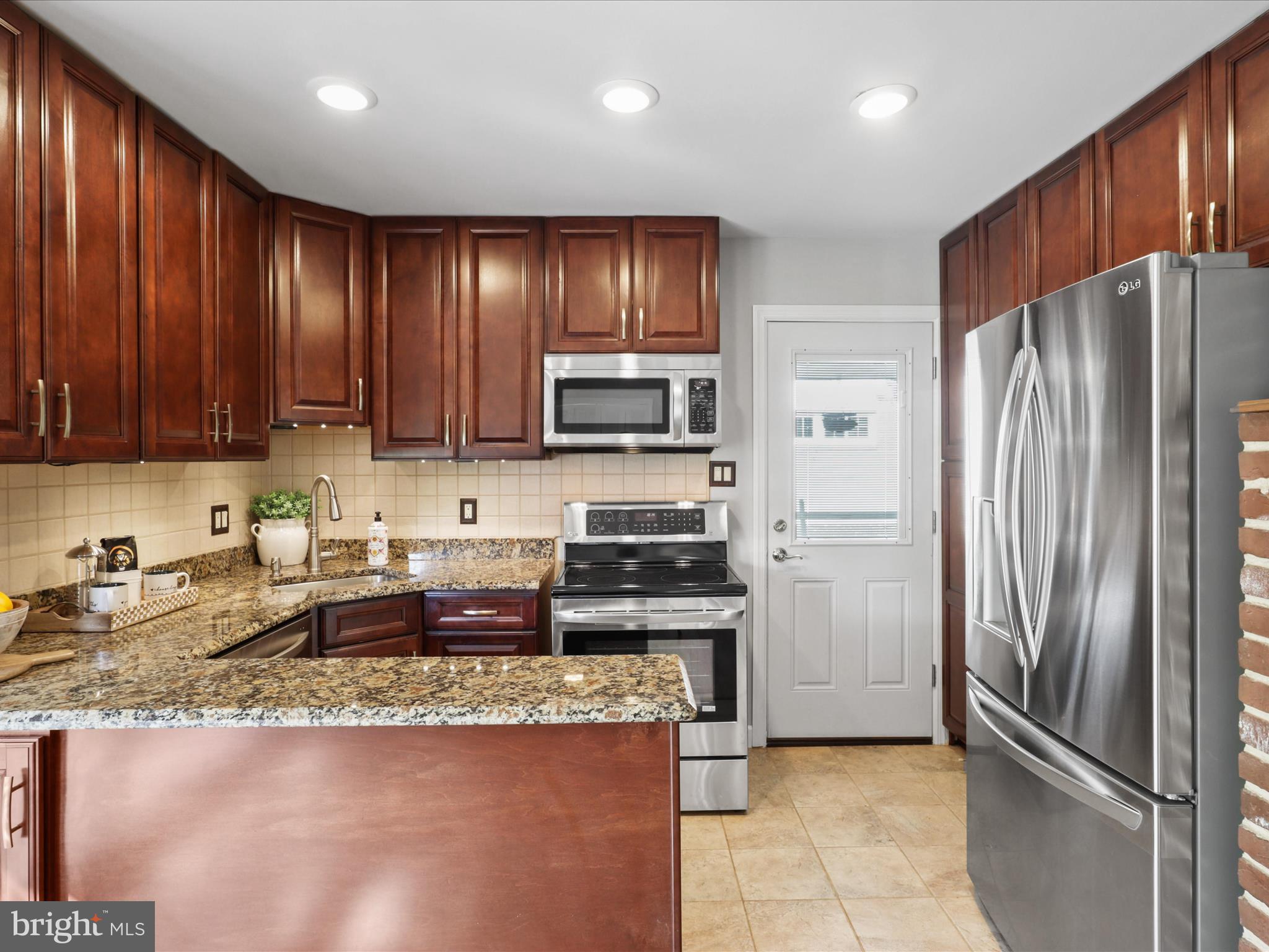 7410 Hogarth Street Springfield, VA 22151 - Photo 9 of 42 Gallery Image 9