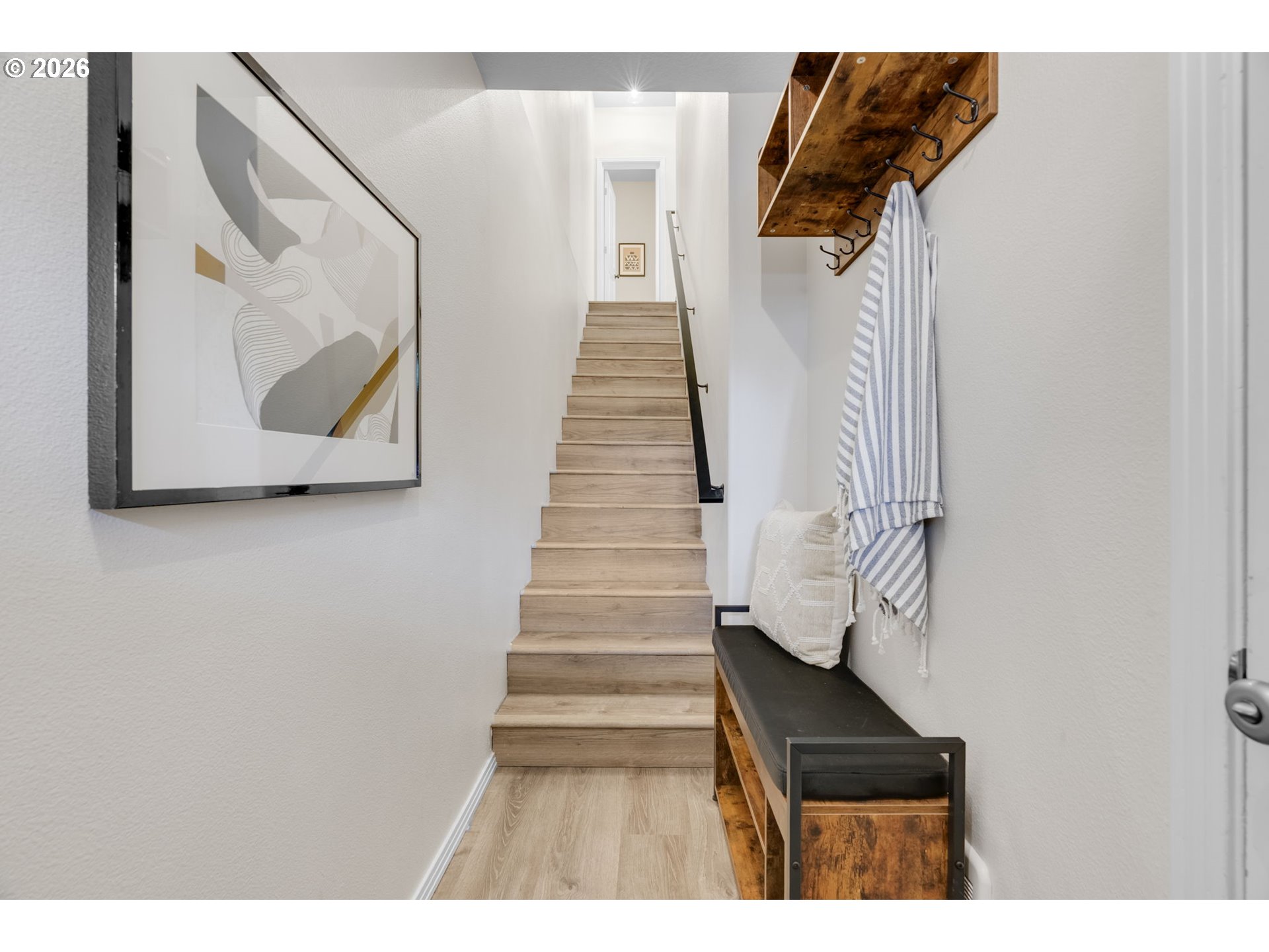 435 Northeast Cook Street Portland, OR 97212 - Photo 3 of 32 a view of entryway