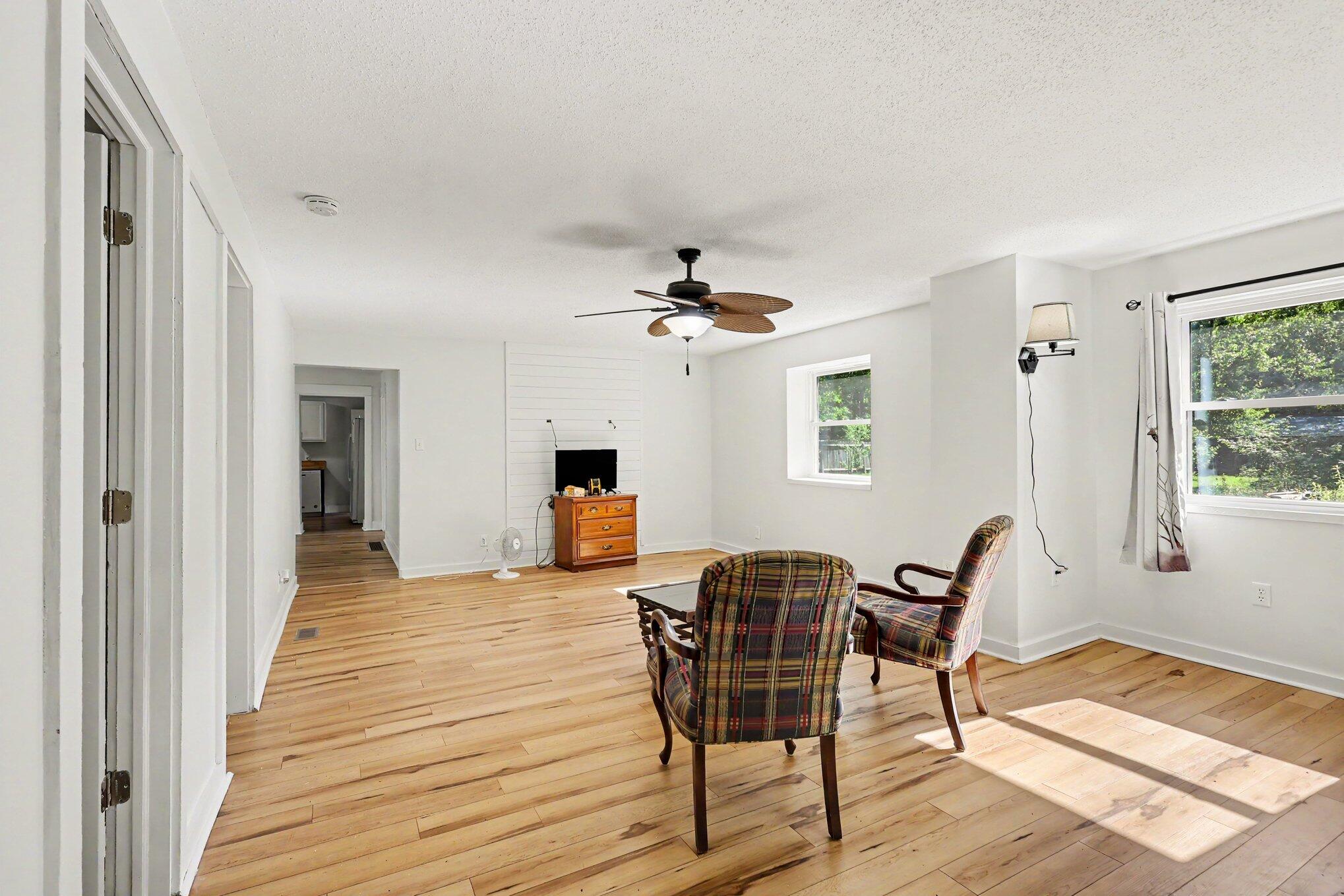 522 West Englewood Road Twin Lake, MI 49457 - Photo 8 of 28 008_file_8147