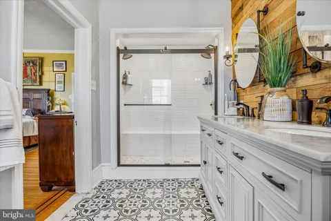 $1,425,000 | 917 Dekalb Pike, Ambler, PA 19002