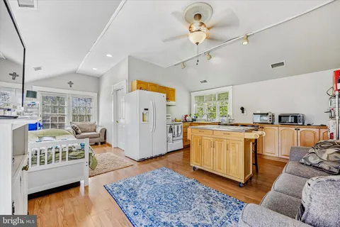 $1,425,000 | 917 Dekalb Pike, Ambler, PA 19002
